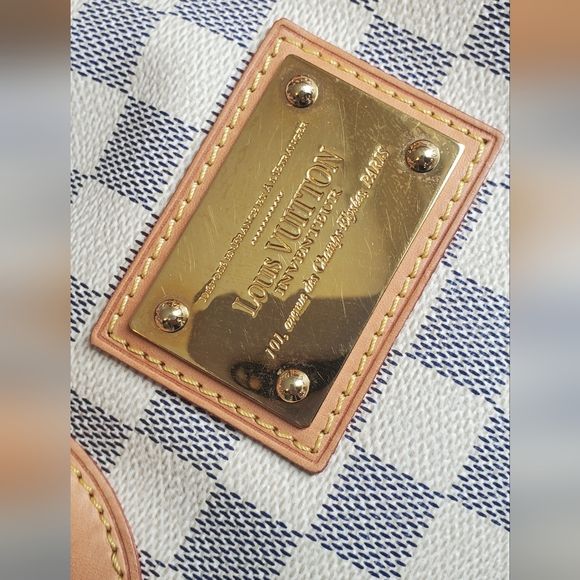 LV Hampstead Tote - Picture 5 of 17